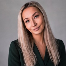 Laura Bennett, Co-Founder & Head of Customer Success at CrewLicense